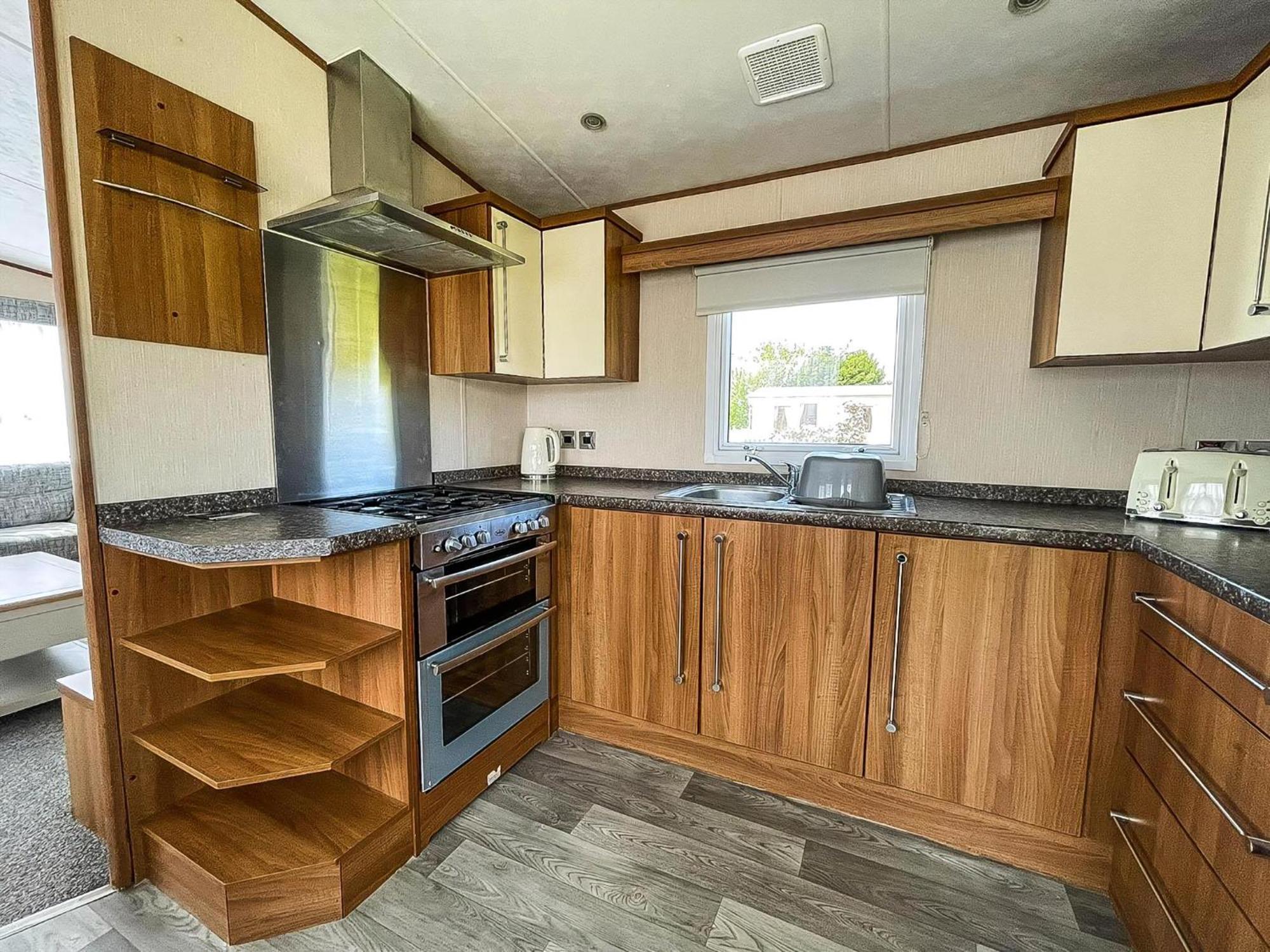 Lovely 8 Berth Caravan At Sunnydale In Lincolnshire Ref 35239S Louth  Exterior photo